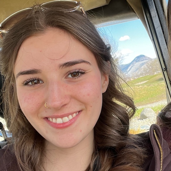 Meet your Posher, Lanai - Picture 1 of 1